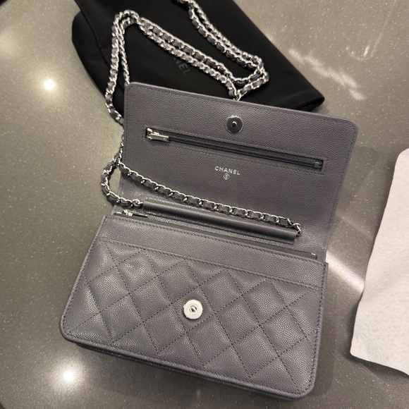 Chanel WOC - Picture 2 of 9